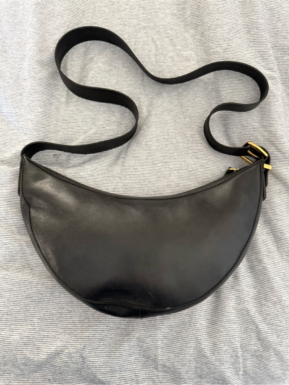 Madewell The Essentials Crescent Sling Women Black Leather Crossbody - Picture 2 of 5